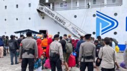 Pengamanan Arus Mudik Lebaran di Pelabuhan Manokwari, Personel Operasi Ketupat Mansinam 2026 Siaga Layani Penumpang Kapal