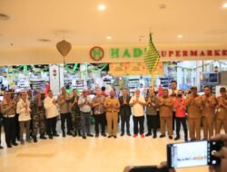 Kapolda Papua Barat Bersama Forkopimda Dampingi Gubernur Pantau Arus Mudik dan Ketersediaan Bahan Pokok