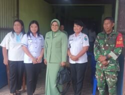 Danramil 1310-06/Airmadidi Dampingi Ketua Persit KCK Daerah XIII/Merdeka Ny. Lely Mirza Agus, Dalam Rangka Anjangsana dan Berikan Tali Asih di Wilayah Kodim 1310/Bitung