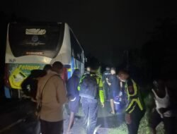 Laka Maut Libatkan Bus DAMRI di Sarmi, Polisi Sigap Tangani TKP dan Redam Aksi Pemalangan