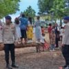 Polres Sarmi Amankan Ibadah Paskah Kedua Jemaat GKI Ebenheizer di Pantai Basecamp