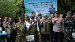 Dukung Program Pemerintah Dalam Pengelolaan Hasil Hutan, Dandim 1310/Bitung Dampingi Pangdam XIII/Merdeka Pada Kunjungan Kerja Menteri Kehutanan RI di Minahasa Utara