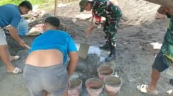 Demi Segera Terwujudnya Jembatan Beton Garuda, Warga dan Babinsa Turun Bantu Proses Pekerjaan