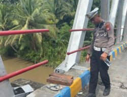 Jaga Jalur Vital, Satlantas Sarmi Monitoring Perbaikan Jembatan Bier