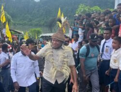 Kapolres Mamberamo Raya Mengikuti Kegiatan Kunjungan Kerja Gubernur Provinsi Papua Komjen Pol (Purn) Matius D Fakhiri, S.I.K, Sh, Mh di Kab. Mamberamo Raya