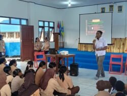 Kasat Narkoba Polres Sarmi Berikan Pemahaman Bahaya Narkotika kepada Pelajar SMPN 1 Sarmi