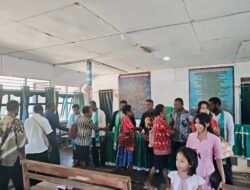 Wujud Kepedulian Polri, Polsek Bonggo Serahkan Bantuan untuk Pembangunan Gereja di Bonggo Timur