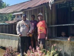 Polsek Waropen Atas melakukan pemantauan terhadap Air Sungai yang meluap Naik Hingga ke Permukiman Warga Kampung Barapasi