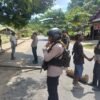 Polisi Bergerak Cepat, Aksi Pemalangan Jalan Km 5 Teluk Bintuni Dapat Dibuka Secara Kondusif